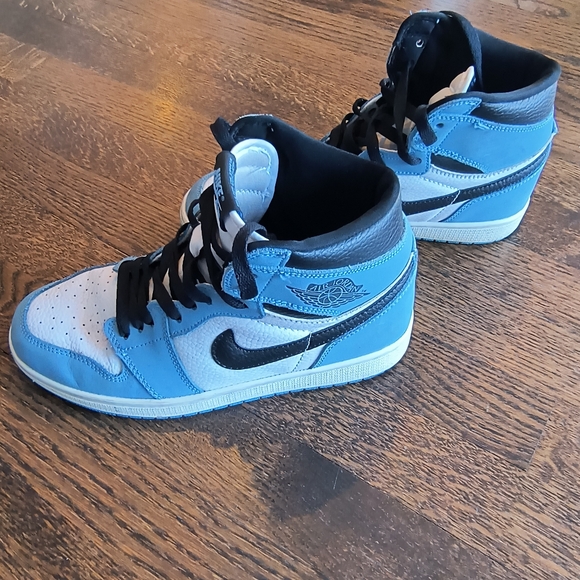 Nike Air Jordan 1 High University Blue Men's 8 Women's 9.5 - Picture 2 of 6